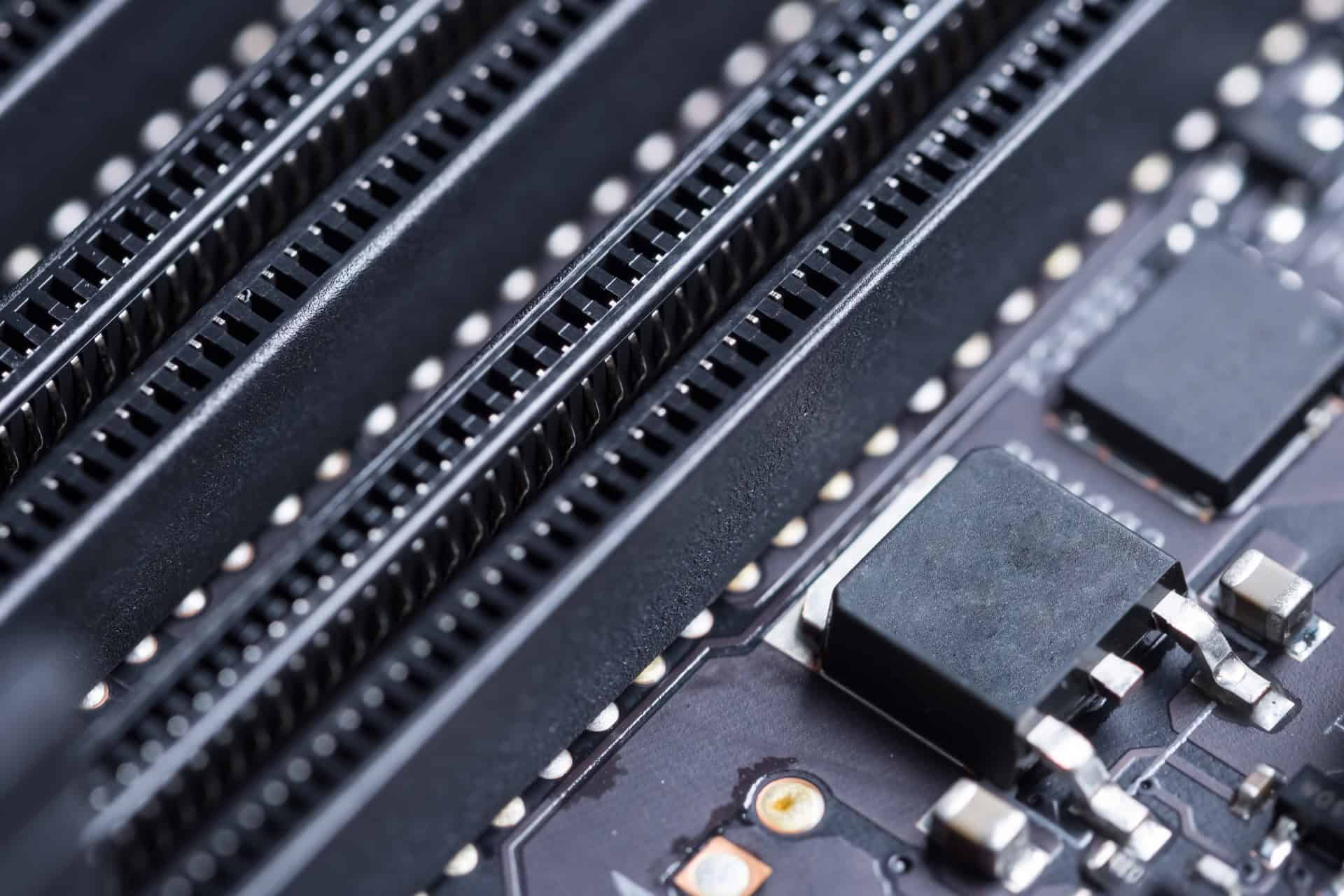 Wasserstrahlschneiden in der Elektronik- und Halbleiterindustrie